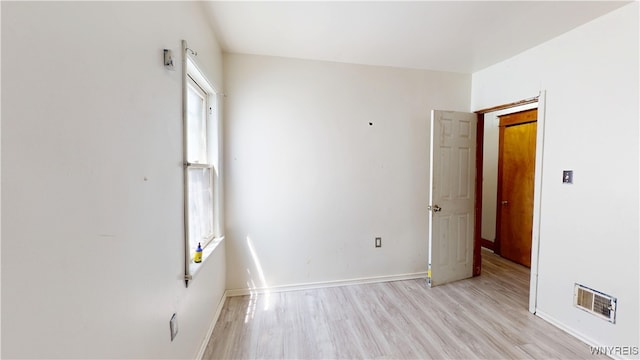 133 Freund St, Buffalo, NY 14215 - unfurnished room featuring light wood-style flooring and baseboards