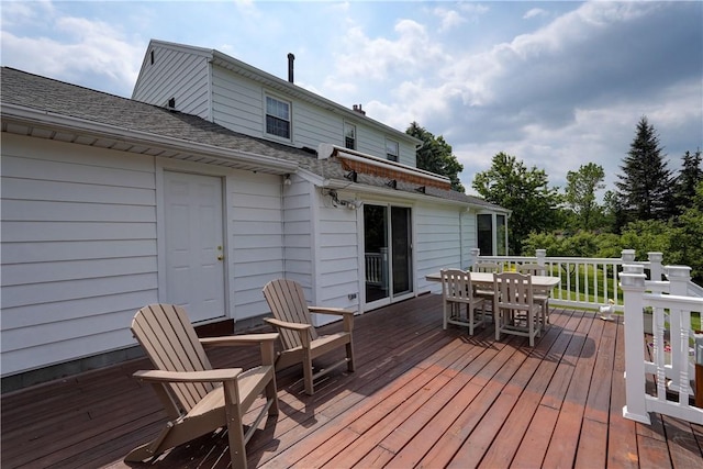 921 Wayneport Rd, Macedon, NY 14502 - deck with outdoor dining space