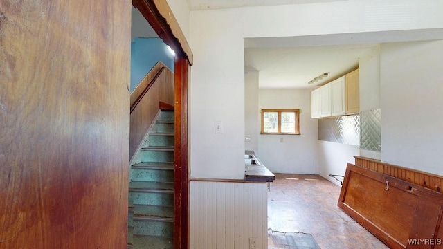 173 Hedley Pl, Buffalo, NY 14208 - view of staircase