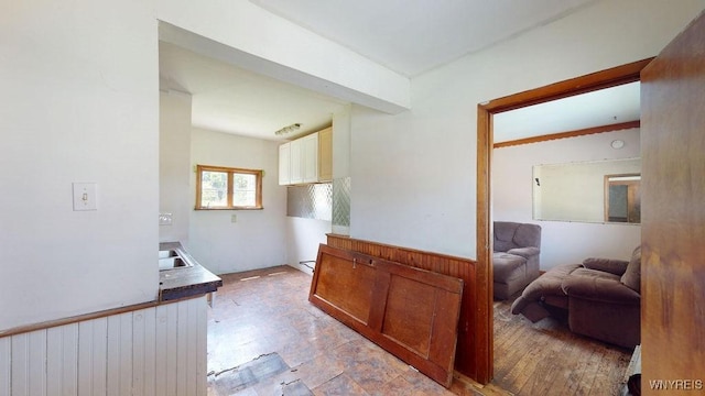 173 Hedley Pl, Buffalo, NY 14208 - corridor featuring a sink