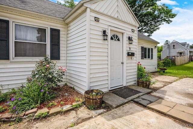 9 Lawrence Ave, New Hartford, NY 13413 - entrance to property with roof with shingles