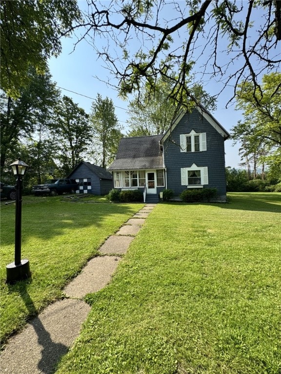 66 W Benton Ave, Port Allegany Boro, PA 16743 - view of front of home with a front yard