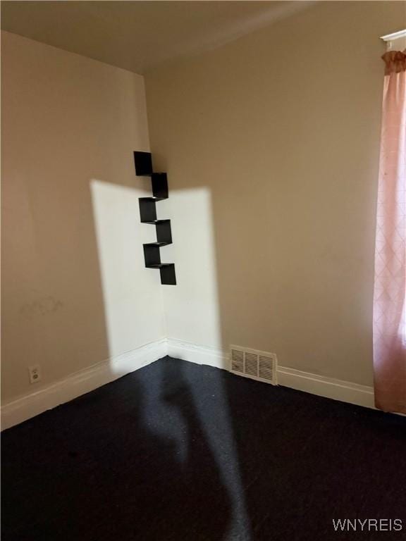 246 Cambridge Ave, Buffalo, NY 14215 - spare room with baseboards