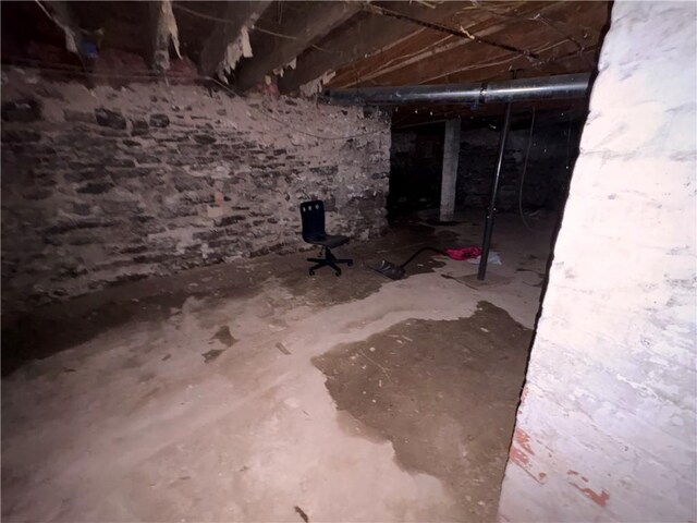 895 S Plymouth Ave, Rochester, NY 14608 - below grade area with crawl space