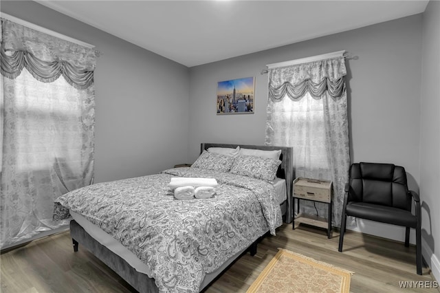 549 15th St, Niagara Falls, NY 14301 - bedroom featuring wood finished floors