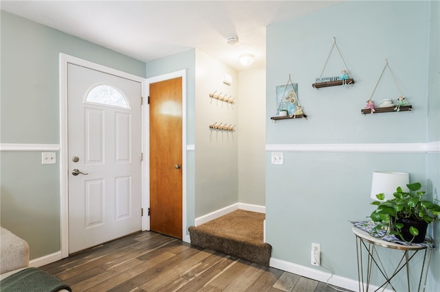 387 Brandon Rd, Irondequoit, NY 14622 - entryway with wood finished floors and baseboards