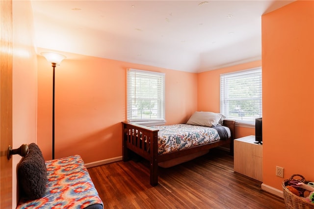 387 Brandon Rd, Irondequoit, NY 14622 - bedroom featuring dark wood-style flooring and baseboards