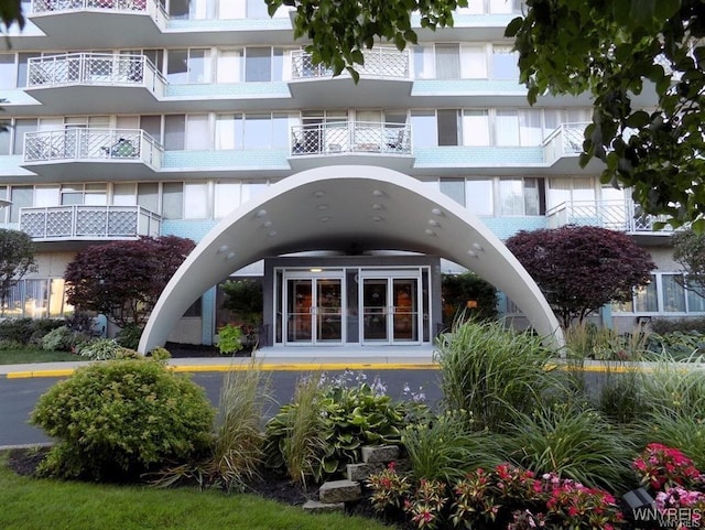 1088 Delaware Ave Unit 6C, Buffalo, NY 14209 - view of apartment building / complex
