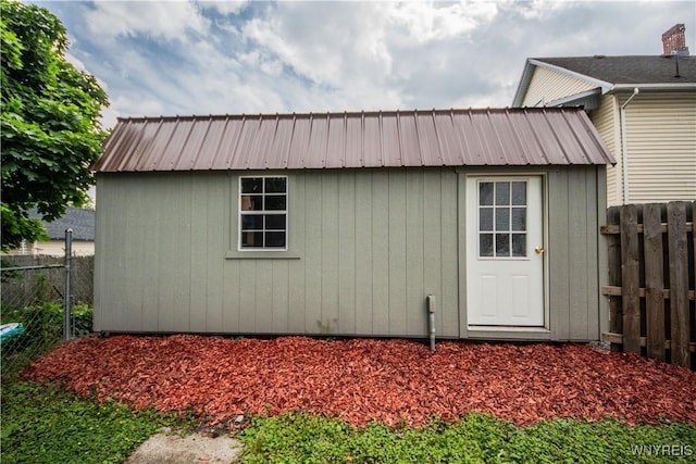 187 Lock St, Lockport-City, NY 14094 - view of outdoor structure featuring a fenced backyard