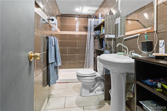540 17th St, Niagara Falls, NY 14301 - bathroom with tile patterned flooring and a stall shower