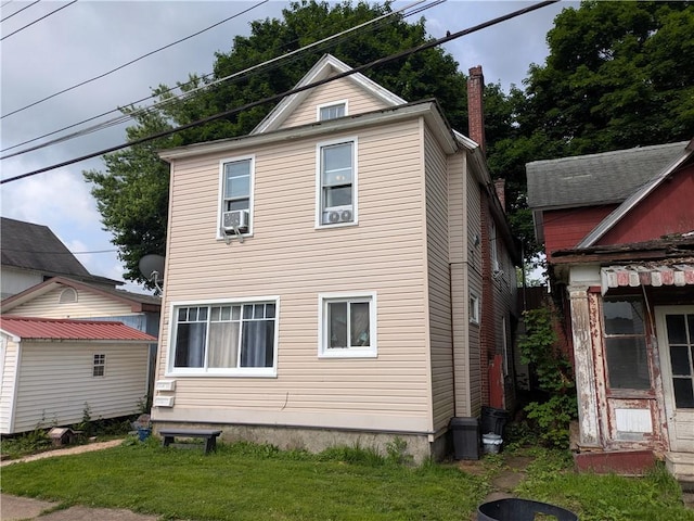 21 Charlotte Ave, Bradford City, PA 16701 - view of side of home featuring a lawn