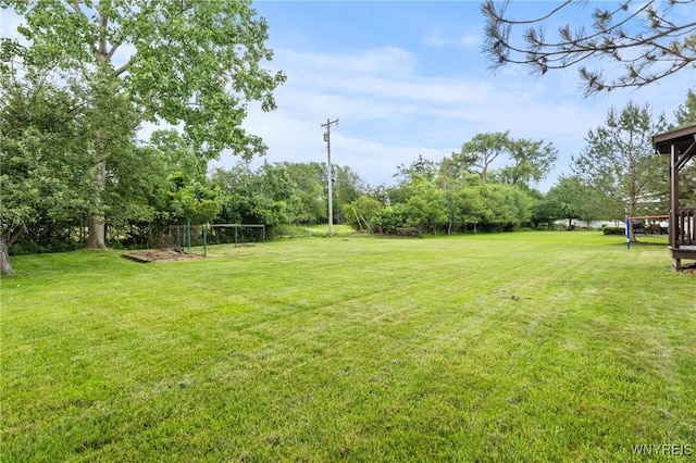 5103 Eastbrooke Pl, Clarence, NY 14221 - view of grassy yard