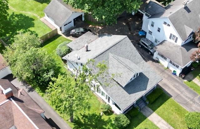109 Oakwood Ave, Elmira, NY 14903 - aerial view of property and surrounding area