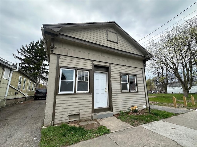 505 Child St, Rochester, NY 14606 - shotgun-style home featuring entry steps
