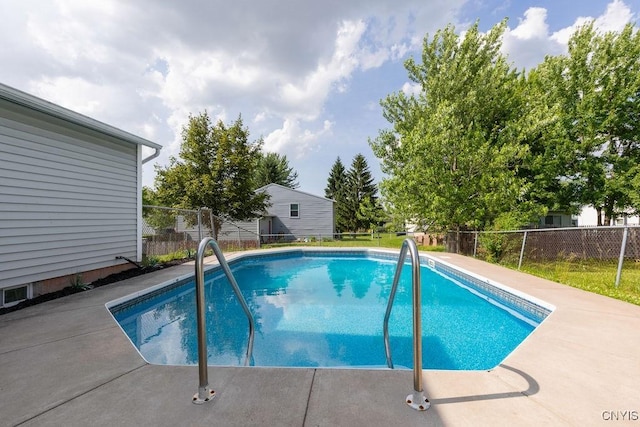 7772 New Hope W, Clay, NY 13090 - view of swimming pool