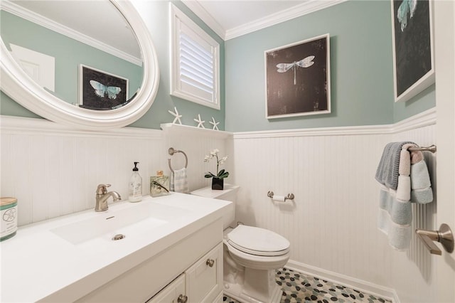 31 Spruce Rdg, Perinton, NY 14450 - half bathroom featuring a wainscoted wall, vanity, and crown molding