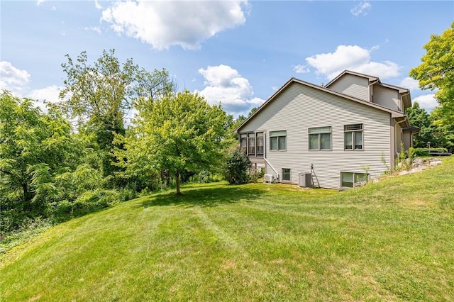 31 Spruce Rdg, Perinton, NY 14450 - view of property exterior with a lawn