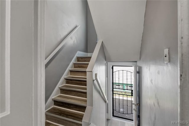 717 Lasalle Ave, Buffalo, NY 14215 - view of stairway