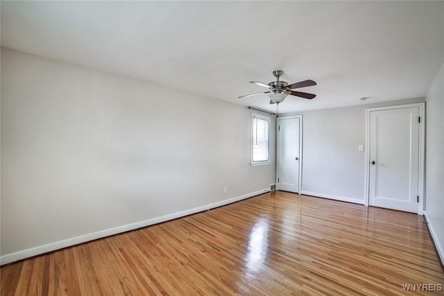 218 Hamilton Dr, Amherst, NY 14226 - unfurnished bedroom with light wood-style floors, a ceiling fan, and a closet
