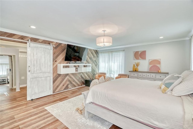28 Blaydon Loop, Henrietta, NY 14586 - bedroom featuring crown molding, light wood-style flooring, and recessed lighting