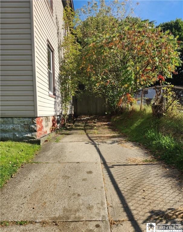 296 Falconer St, Jamestown, NY 14701 - view of yard featuring driveway