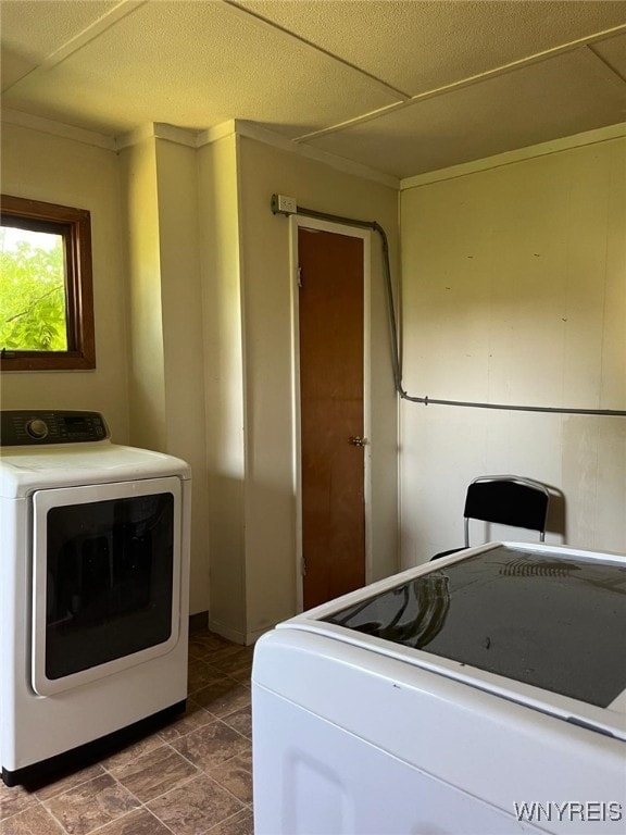 50 Ideal St, Buffalo, NY 14206 - laundry room with washing machine and dryer