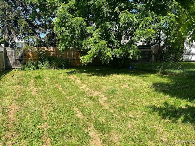 50 Ideal St, Buffalo, NY 14206 - view of fenced backyard