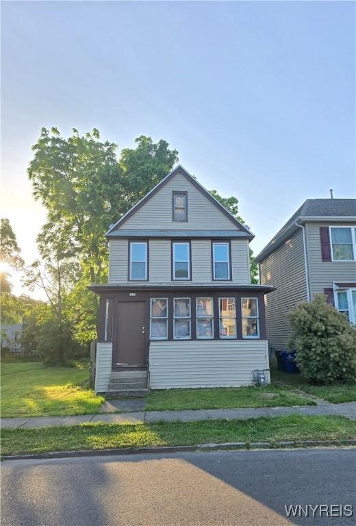 273 Purdy St, Buffalo, NY 14208 - traditional style home with entry steps