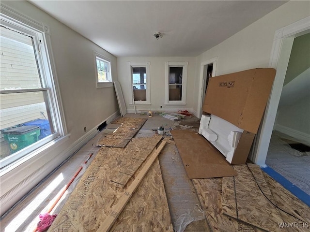 273 Purdy St, Buffalo, NY 14208 - empty room with baseboards