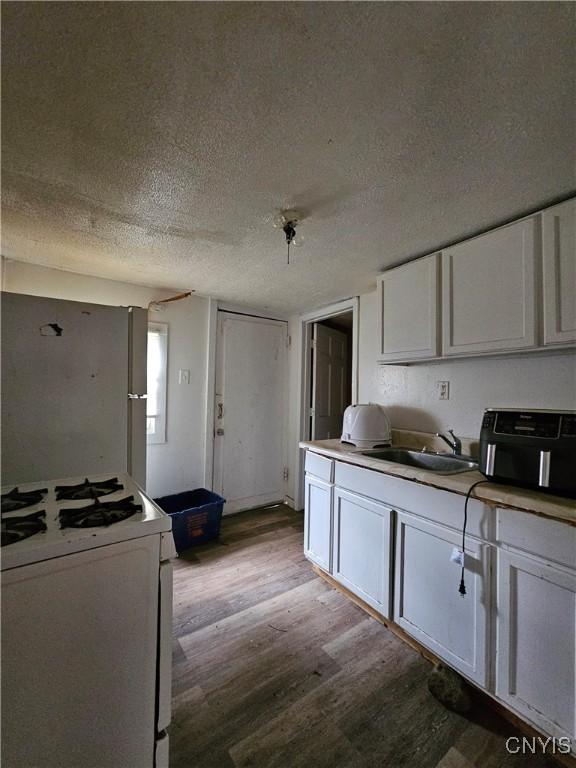108 Gold St, Utica, NY 13501 - photo 11