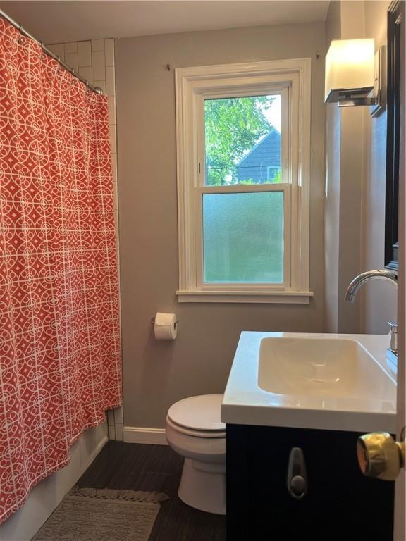 584 Falstaff Rd, Irondequoit, NY 14609 - full bath with toilet and vanity
