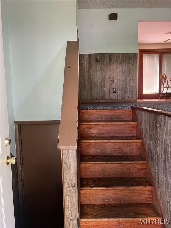 3980 Ridgelea Dr, Newfane, NY 14094 - view of stairway