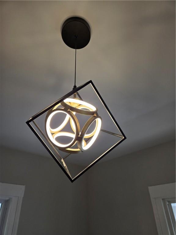 41 Garnet St, Rochester, NY 14609 - detailed view of a chandelier