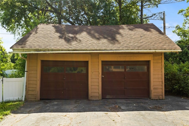 29 Stonehenge Rd, Irondequoit, NY 14609 - view of detached garage