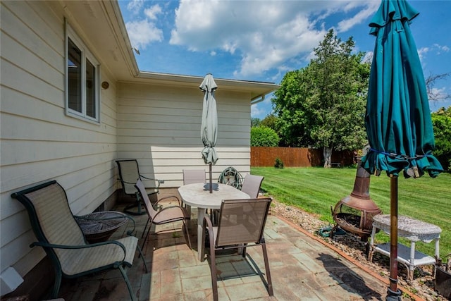 112 Pin Oak Ln, Irondequoit, NY 14622 - view of patio / terrace with outdoor dining space