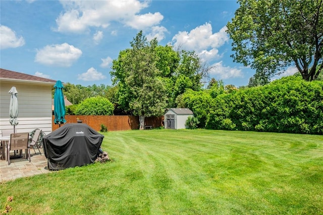 112 Pin Oak Ln, Irondequoit, NY 14622 - view of yard with a shed and a patio area