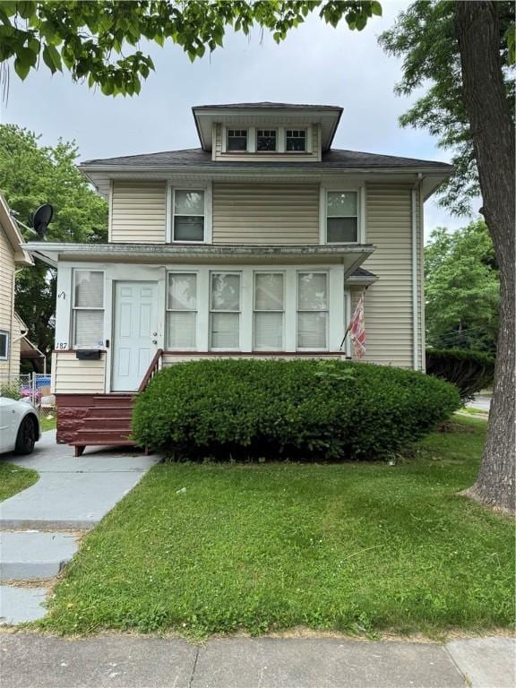 187 Avery St, Rochester, NY 14606 - traditional style home with a front lawn