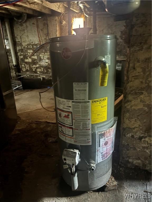 2936 Mckoon Ave, Niagara Falls, NY 14305 - utility room featuring gas water heater
