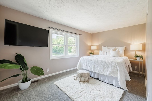 346 Willowood Dr, Greece, NY 14612 - bedroom featuring carpet and a textured ceiling