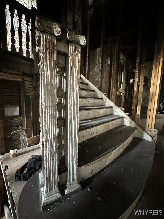 192 Bidwell Pkwy, Buffalo, NY 14222 - view of stairs