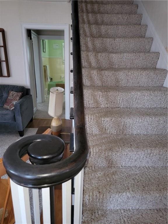 25 Francis Ave, Norwich, NY 13815 - view of stairway