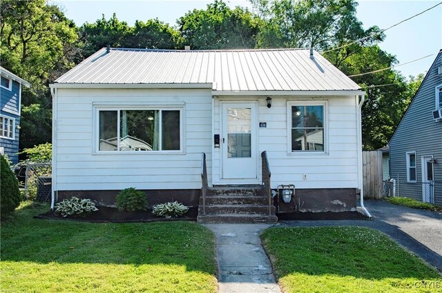 429 Ridgewood Dr, Syracuse, NY 13206 - photo 1