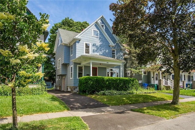 190 Laburnam Cres, Rochester, NY 14620 - view of front of property featuring a front yard and a shingled roof