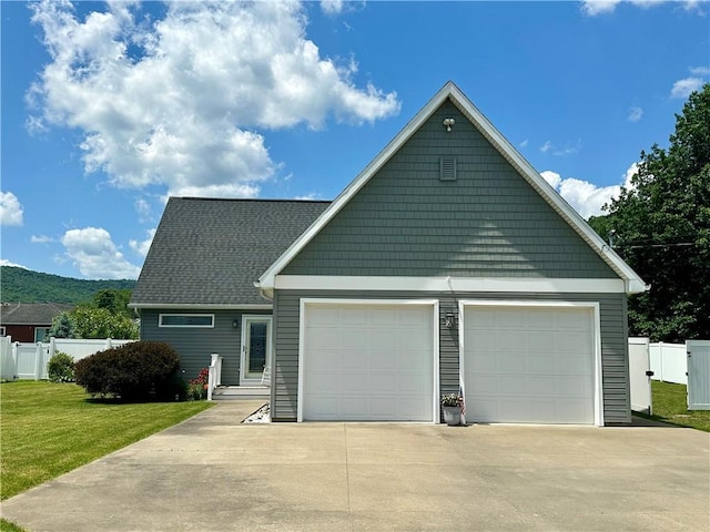 187 Seaward Ave, Bradford-City, PA 16701 - view of front facade featuring concrete driveway and a garage