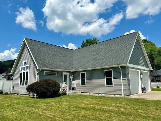 187 Seaward Ave, Bradford-City, PA 16701 - view of front of house featuring driveway and a shingled roof
