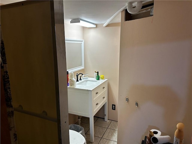 171 Vinal Ave, Irondequoit, NY 14609 - full bathroom featuring tile patterned floors, vanity, and curtained shower