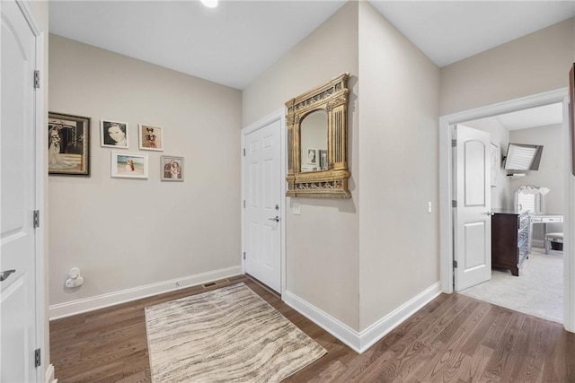905 Pathway Ln, Webster, NY 14580 - entryway with wood finished floors and baseboards