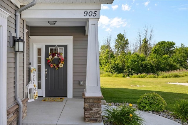 905 Pathway Ln, Webster, NY 14580 - entrance to property featuring a yard