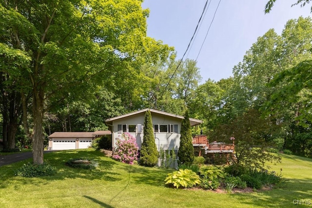 20 Hickory Grove Rd, Spur, Minetto, NY 13069 - view of front facade with a front yard, a deck, and a detached garage