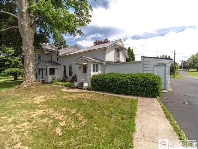 12 Central Ave, Portland, NY 14716 - view of front of property with a front yard